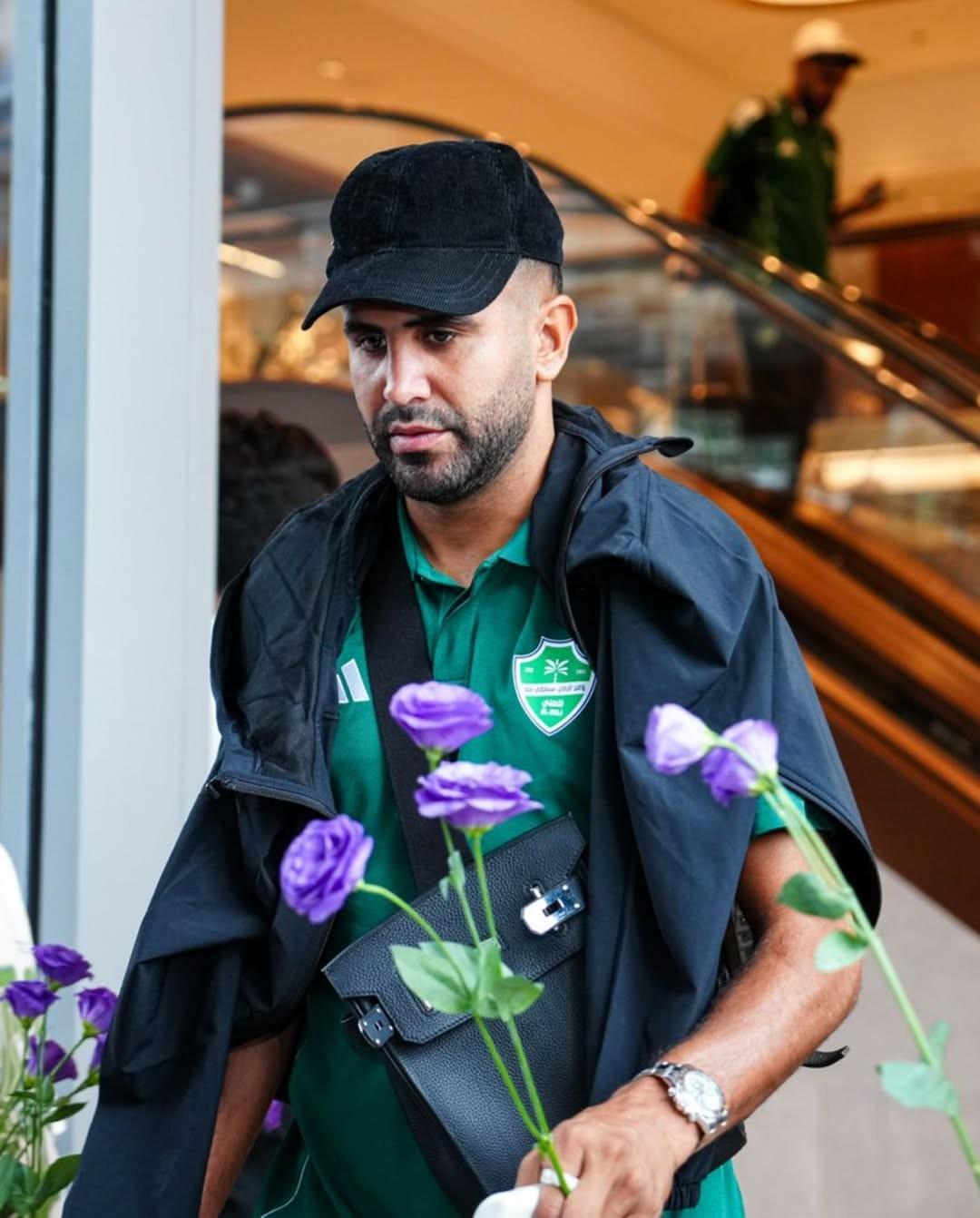 准备参加沙特超级杯,吉达国民全队已抵达中国香港