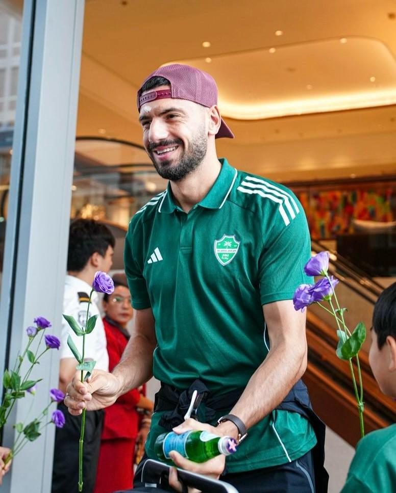 准备参加沙特超级杯,吉达国民全队已抵达中国香港