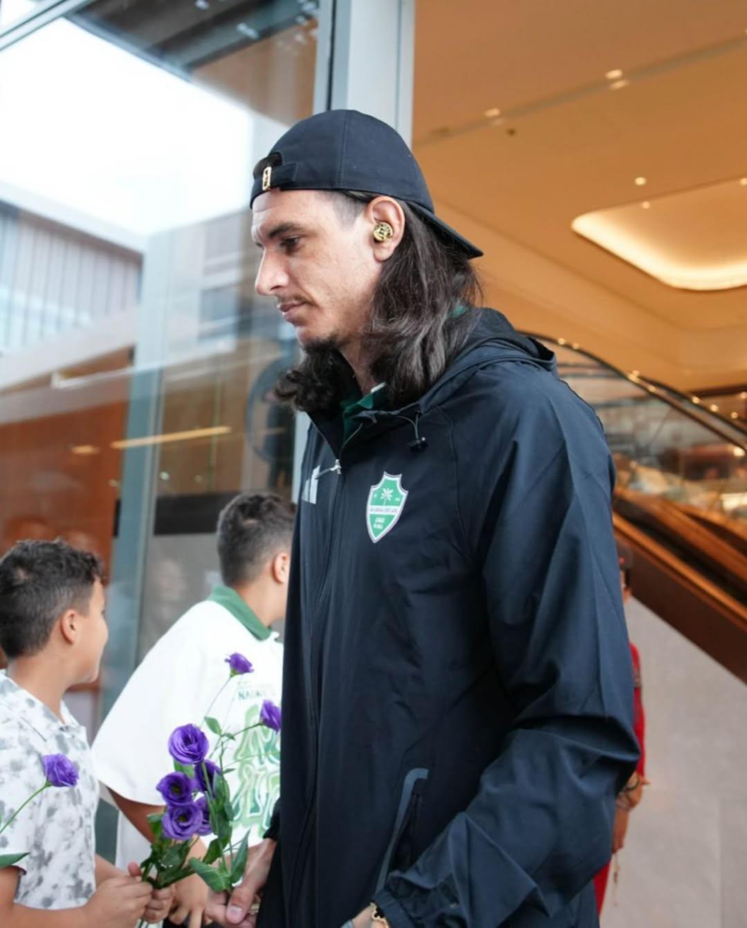 准备参加沙特超级杯,吉达国民全队已抵达中国香港