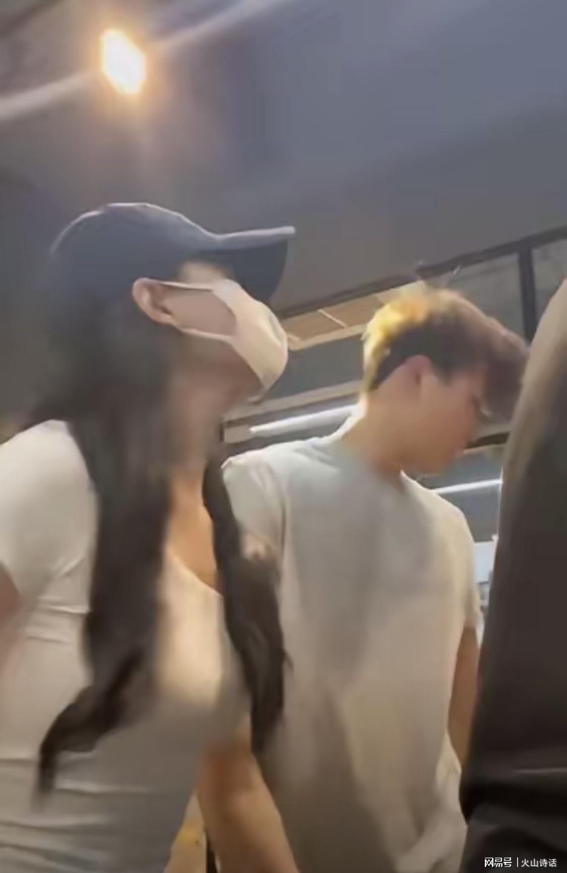 啪啪打脸！健身房一男教练被指与4女学员存在不正当关系，被群殴