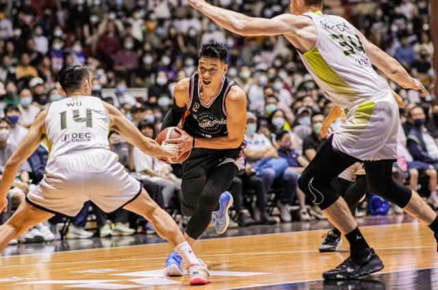 1676384124997066760.jpg 【早报】足协主席陈戌源被查!欧冠哪有国足“精彩”…