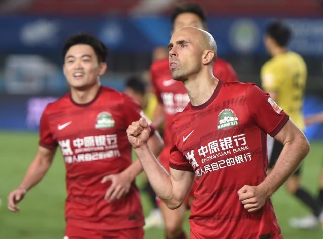 NBA直播-【中超】阿德里安点射荣昊送助攻 河南2比1广州队