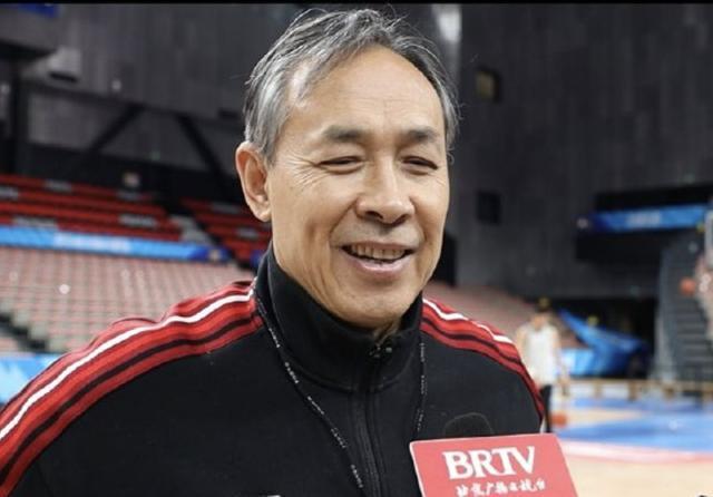 许利民:关于上一场的问题全队已达成共识,今天训练氛围很好